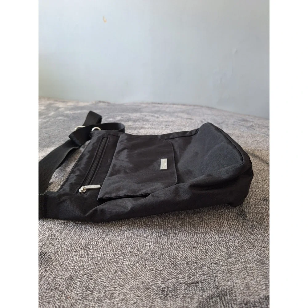 Baggallini Nylon Crossbody Bag Purse Womens Medium Black On The Go‎ Hiking